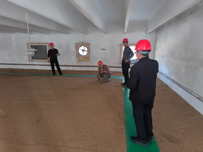 西山糧食儲備庫完成市級儲備糧驗收檢查迎查工作.jpg 西山糧食儲備庫完成市級儲備糧驗收檢查迎查工作.jpg