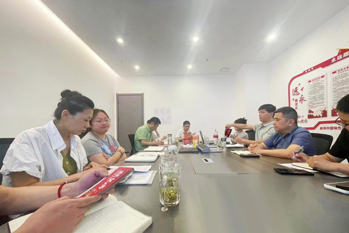 淮糧集團(tuán)黨委副書記、總經(jīng)理張健深入旭咚公司開展調(diào)研